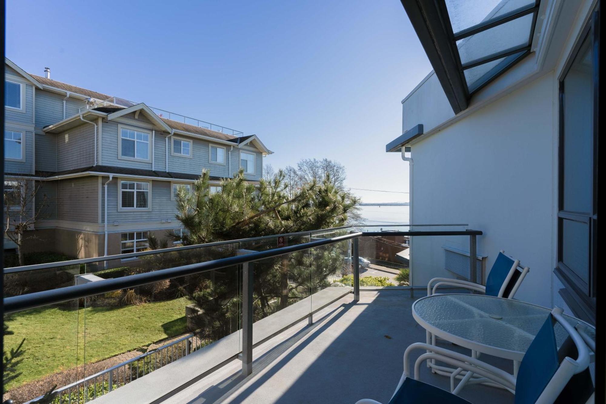 Ocean Promenade Hotel White Rock Quarto foto