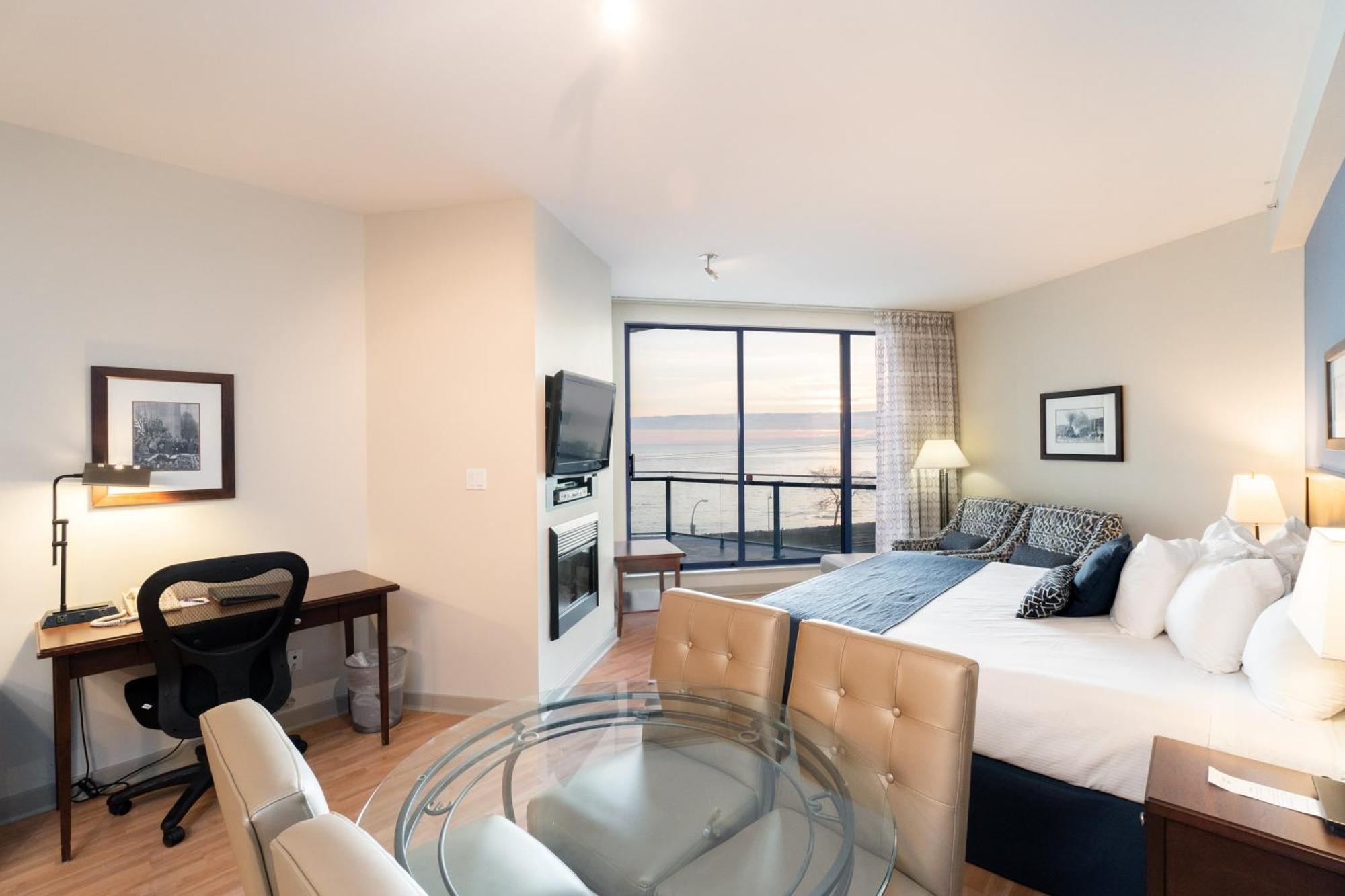Ocean Promenade Hotel White Rock Quarto foto
