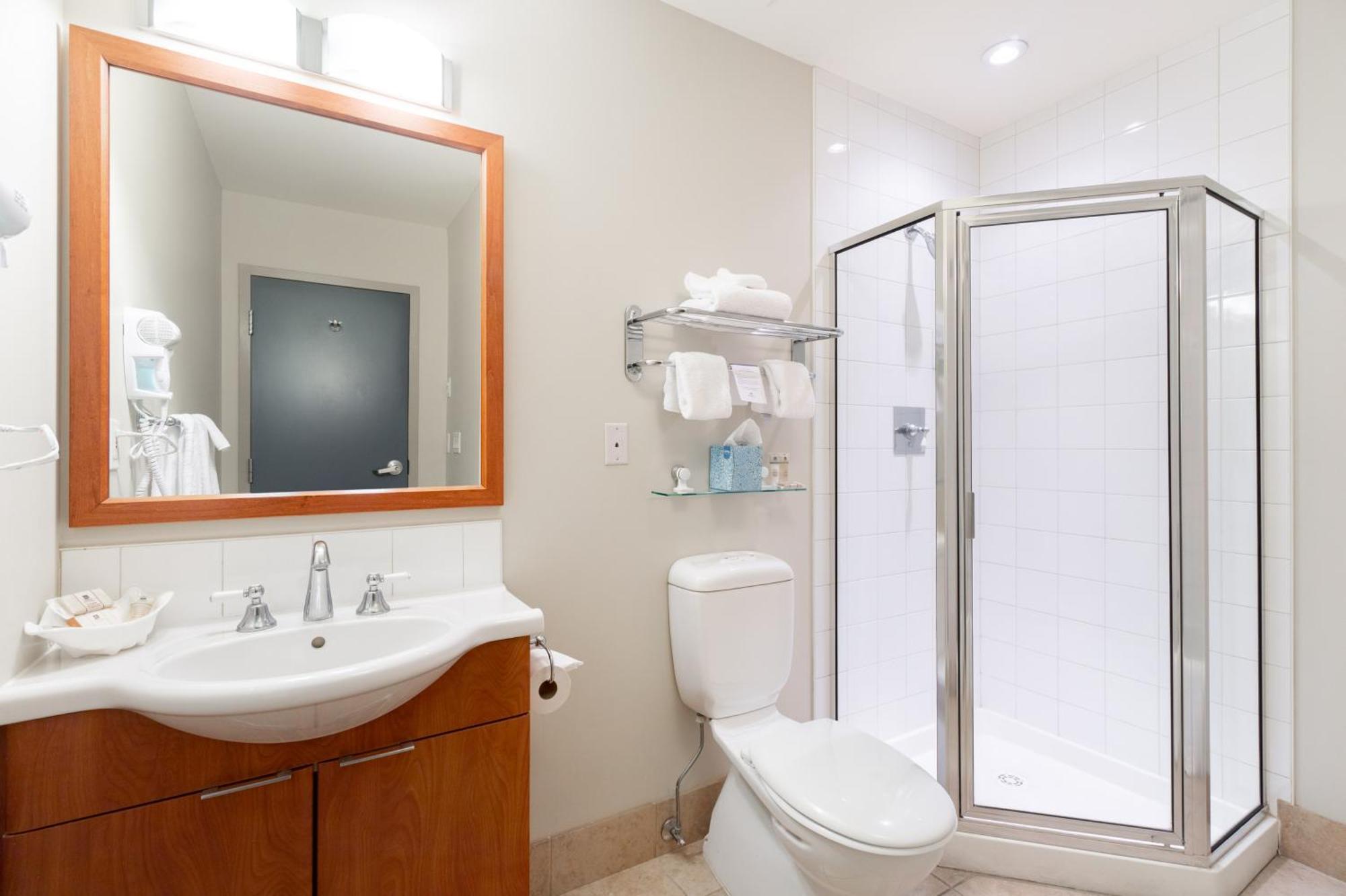 Ocean Promenade Hotel White Rock Quarto foto