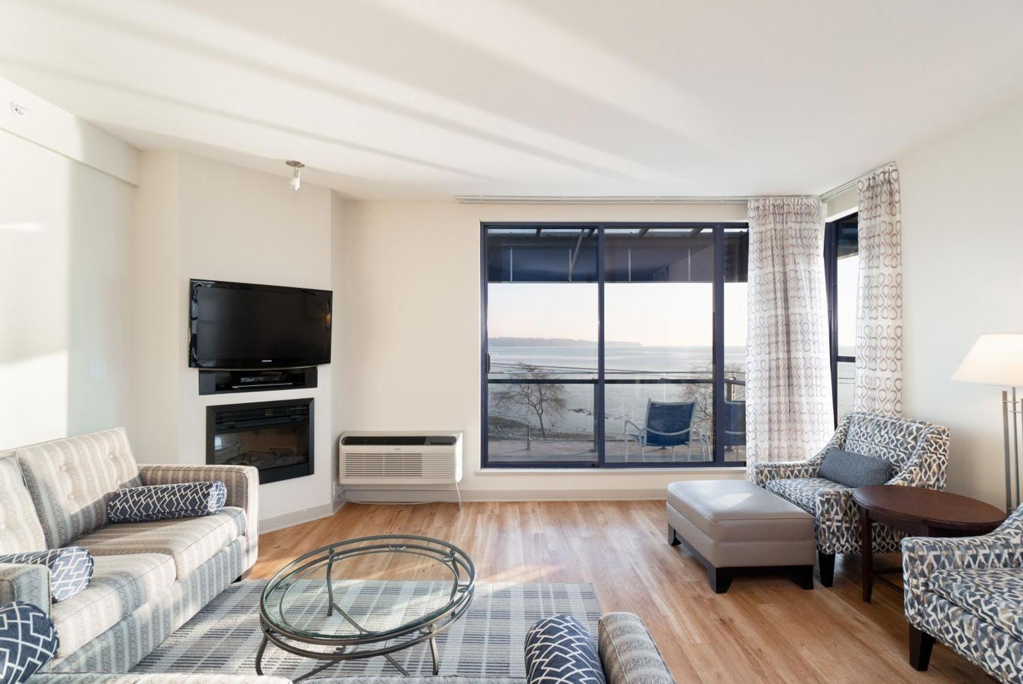 Ocean Promenade Hotel White Rock Quarto foto