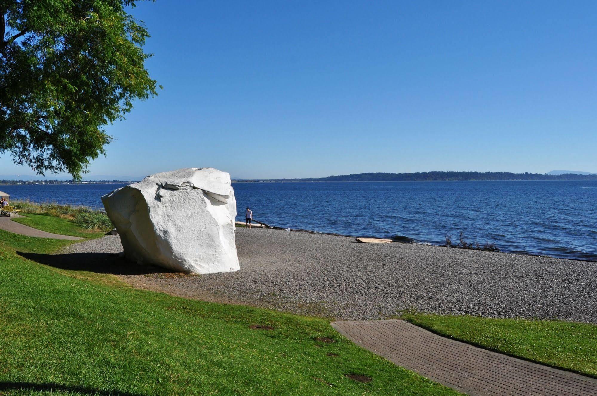 Ocean Promenade Hotel White Rock Exterior foto